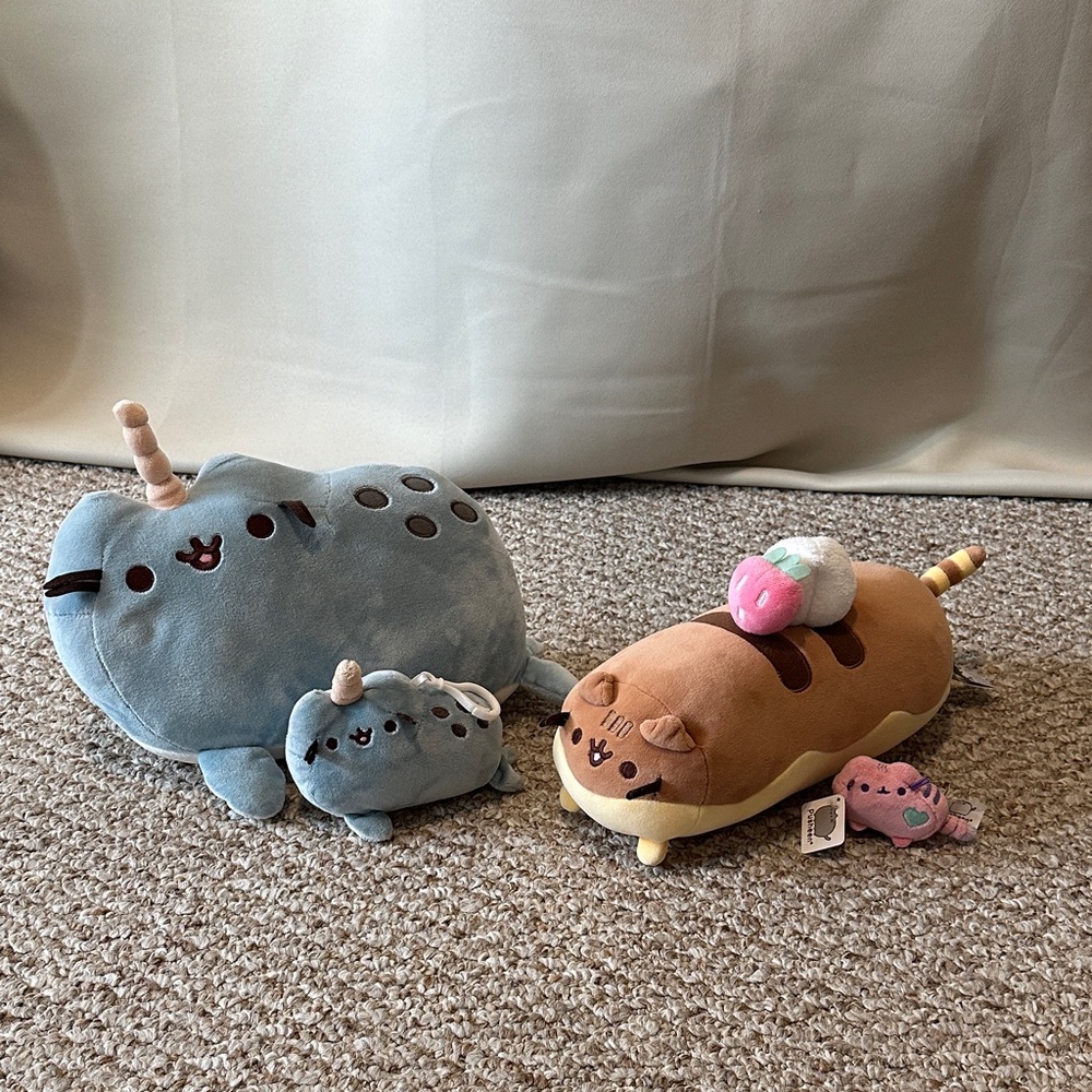Pusheen Plush stuffed animals Lot of 4